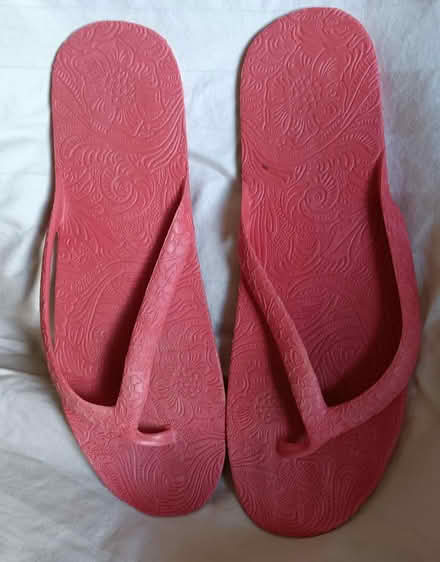 Photo of free Flip flops, good condition (Magnolia 98199) #2