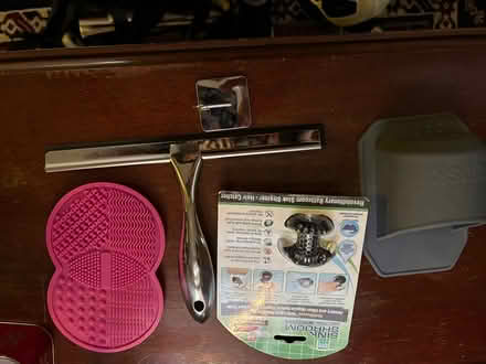 Photo of free Miscellaneous bath items (Petworth/Columbia Heights) #1