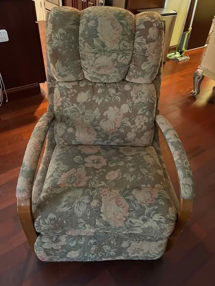 Photo of free Recliner chair (Tottenville) #1