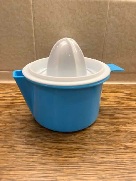 Photo of free Small lemon/orange juicer (North Hinksey OX2) #1