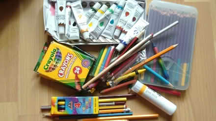 Photo of free Lots of paints/crayons/pencils (SW15 Roehampton) #1
