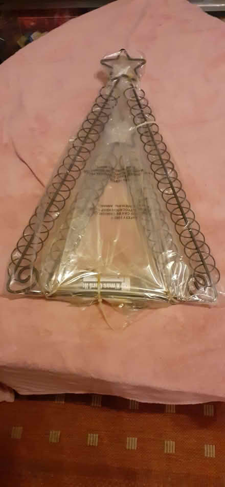 Photo of free Christmas card holder (Beulah Hill CR7) #1