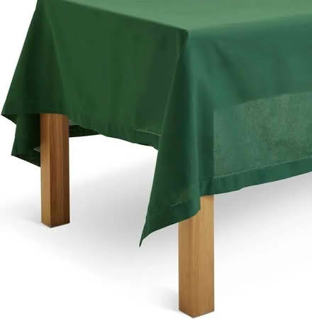 Photo of Green tablecloths (no pattern) (Stannington S6) #1