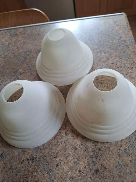 Photo of free 3 cream light shades (Swanley BR8) #1