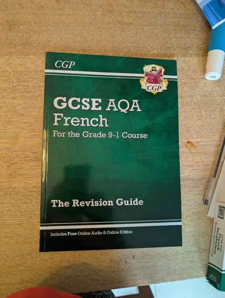 Photo of free CGP French revision guide (The Moor LA1) #1