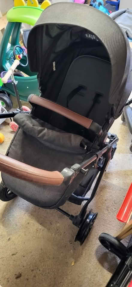 Photo of free Pram (Pr26 9ht) #1