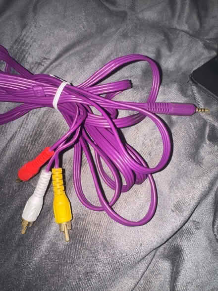 Photo of free Various electronic cables (Stuyvesant Heights) #1