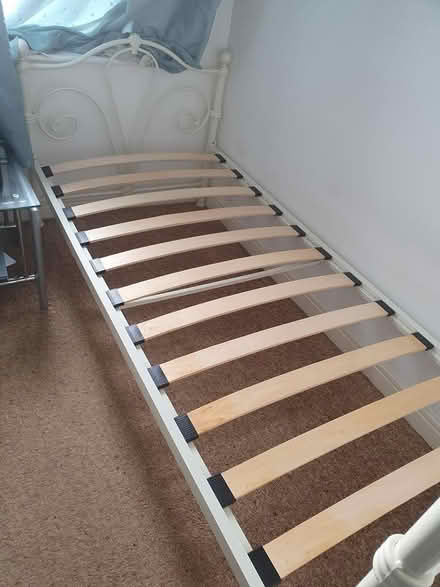 Photo of free Single bed (Bd18) #1