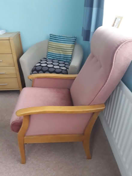 Photo of free High back armchair (Burpham GU1) #2
