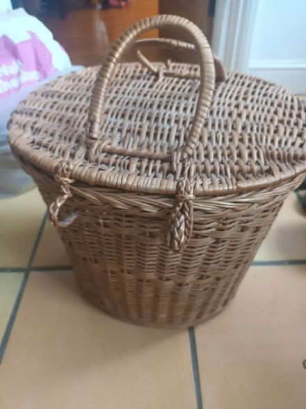 Photo of free basket with lid (Old Road OX3) #1