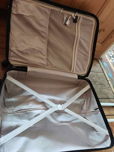 Photo of free Aerolite suitcase with one dodgy wheel (Upper Walthamstow E17) #4