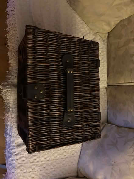 Photo of free Small picnic basket (Faringdon SN7) #2
