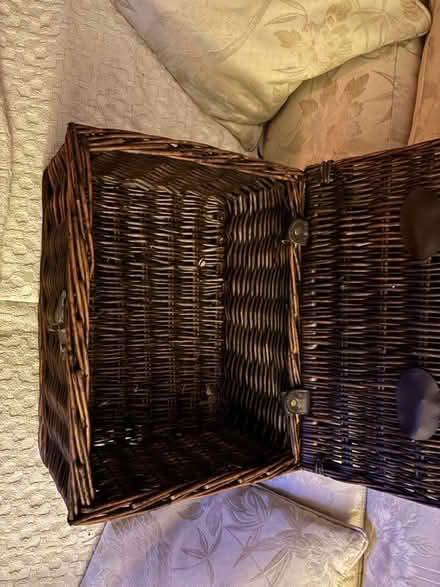 Photo of free Small picnic basket (Faringdon SN7) #1