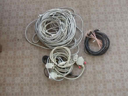 Photo of free Computer cables (Wokingham RG40) #1