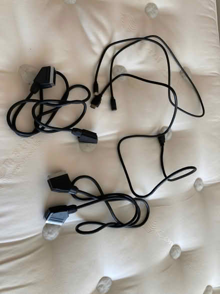 Photo of free Assorted cables (Garsington OX44) #1