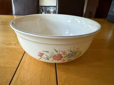Photo of free China bowl (Camberley GU15) #1