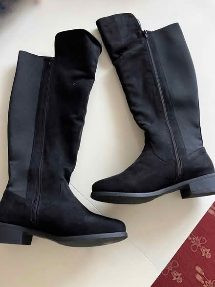 Photo of free Knee high boots (Cox Green SL6) #2