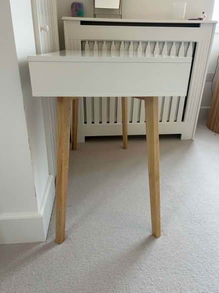 Photo of free Homfa modern style white desk with drawers (Wimbledon Village SW19) #2