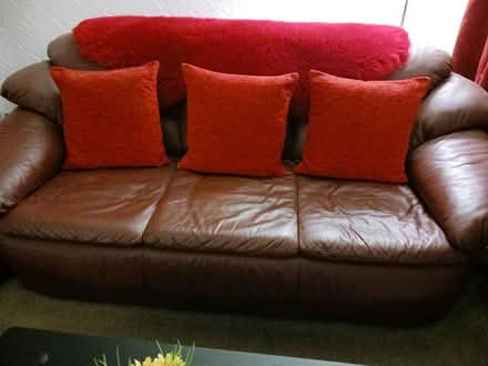 Photo of free Leather 3 seater sofa (Clydebank West Dunbartonshire) #2