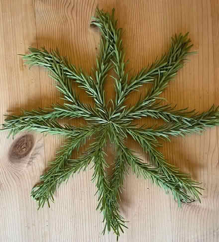 Photo of free Christmas decoration (Hemel Hempstead, HP1) #1