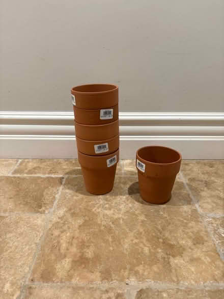 Photo of free Clay flower pot (Encino) #1