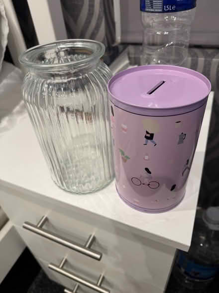 Photo of free Flower vase and money box (Ealing Broadway W7) #2
