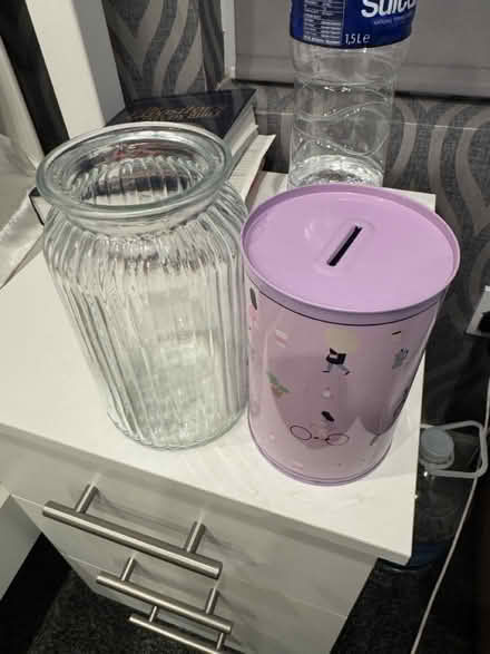 Photo of free Flower vase and money box (Ealing Broadway W7) #1