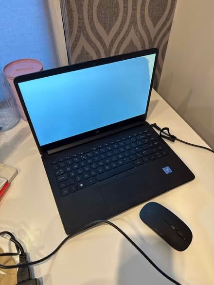 Photo of free Hp laptop, mouse and charger (Ealing Broadway W7) #2
