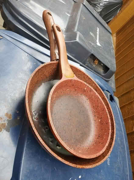 Photo of free Frying pans (B26 2bn) #4