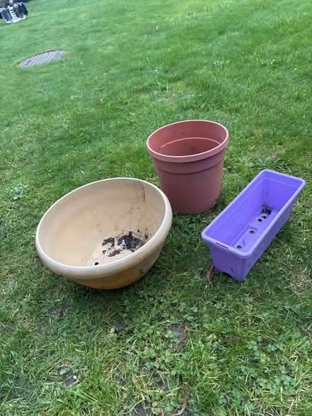Photo of free Old plastic pots (Oxenholme LA9) #1