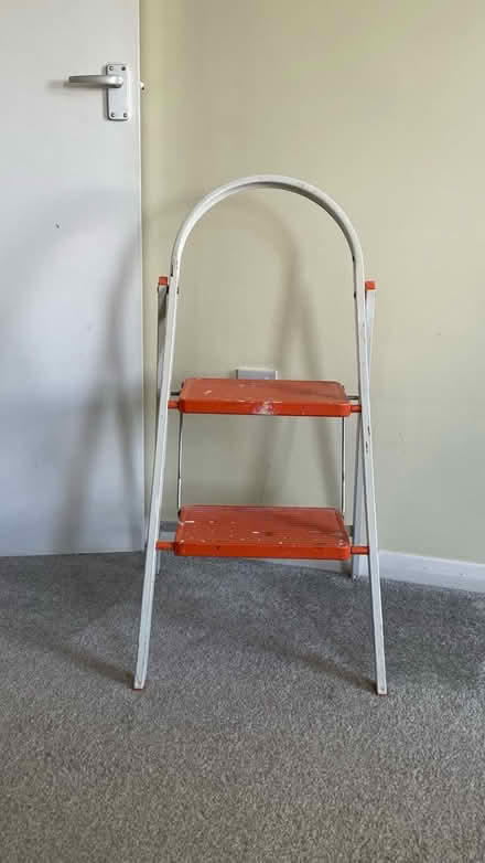 Photo of free 2 step steel ladder (Rochester) #4
