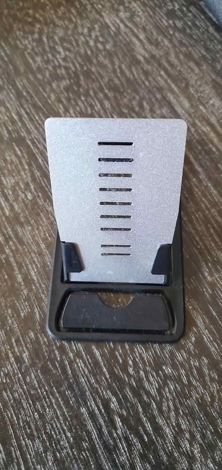 Photo of free Phone stand (Springfield - Scenic Hills) #1