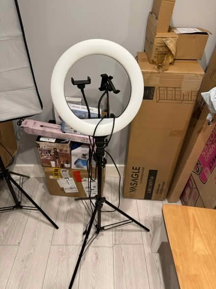 Photo of free Ring light (Ealing Broadway W7) #1