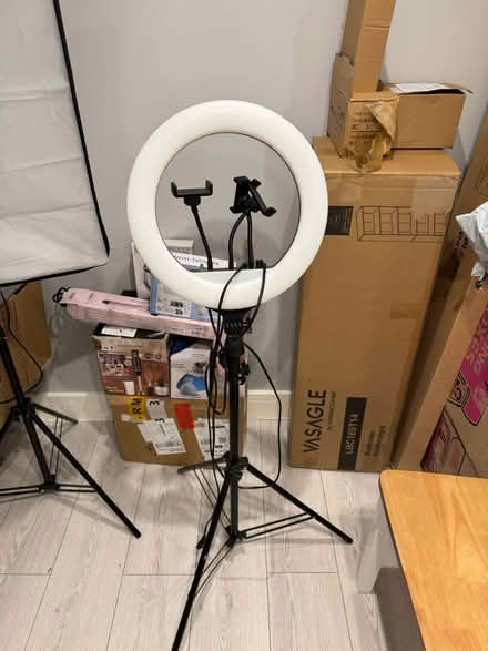 Photo of free Ring light (Ealing Broadway W7) #2