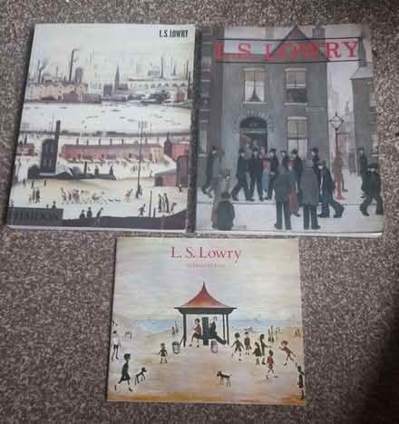Photo of free lowry art books (Moor Allerton LS17) #1