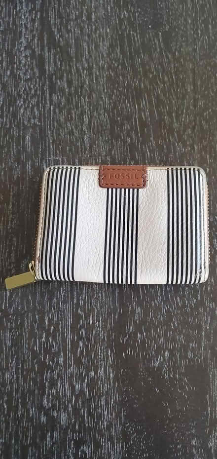 Photo of free Fossil card wallet #2 (Springfield - Scenic Hills) #1