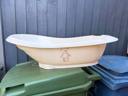 Photo of free Baby bath (L11) #1