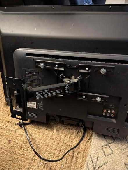 Photo of free 32 in Tv w wall mount (Indialantic on A1A by crowne) #2