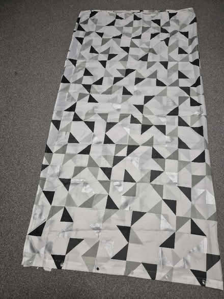 Photo of free Shower curtain with hanging hooks (Bedwell SG1) #1