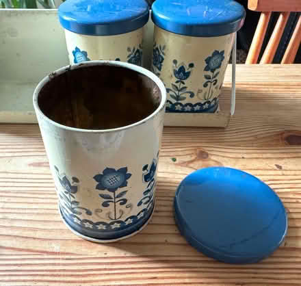 Photo of free Vintage Worcester Ware Tudor design tin spice rack (South Norwood SE25) #3