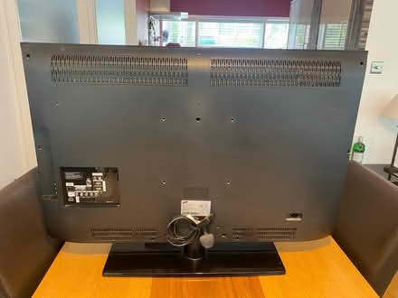 Photo of free Good condition Samsung 40” Flat screen TV (Lee SE3) #2