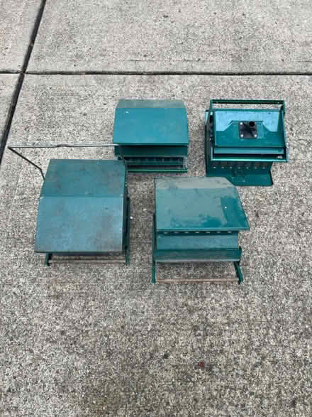 Photo of free 4 Deer Resistant Bird Feeders (Wexford close to I-79) #1