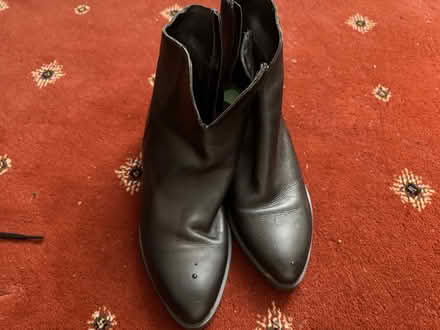 Photo of free 5.5 size Shoes (Heeley S2) #1