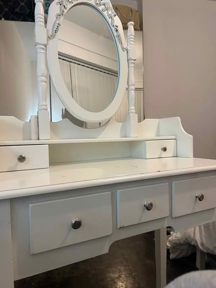 Photo of free vanity desk (ellesmere port CH66) #4
