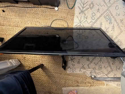 Photo of free 32 in Tv w wall mount (Indialantic on A1A by crowne) #1