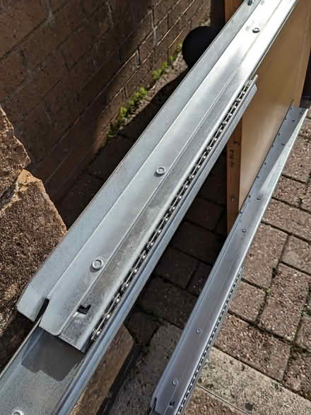Photo of free Damaged extending table (PL4 Greenbank.) #4
