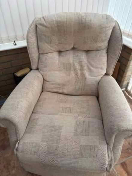 Photo of free 2 Seater sofa and 2 chairs (Wiggenhall st Germans PE34) #3