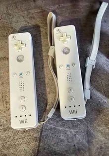Photo of PlayStation 3 or Nintendo Wii controller (Birchen Coppice DY11) #1
