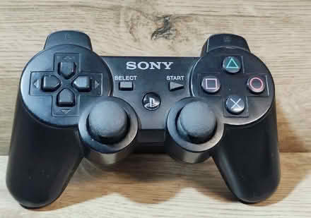 Photo of PlayStation 3 or Nintendo Wii controller (Birchen Coppice DY11) #2