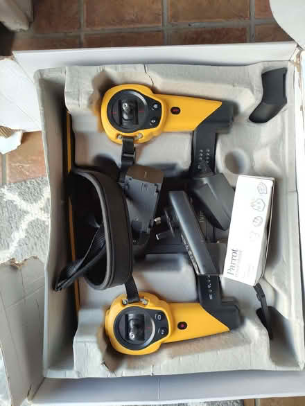 Photo of free Parrot BeBop Drone SkyController (High Town LU2) #3